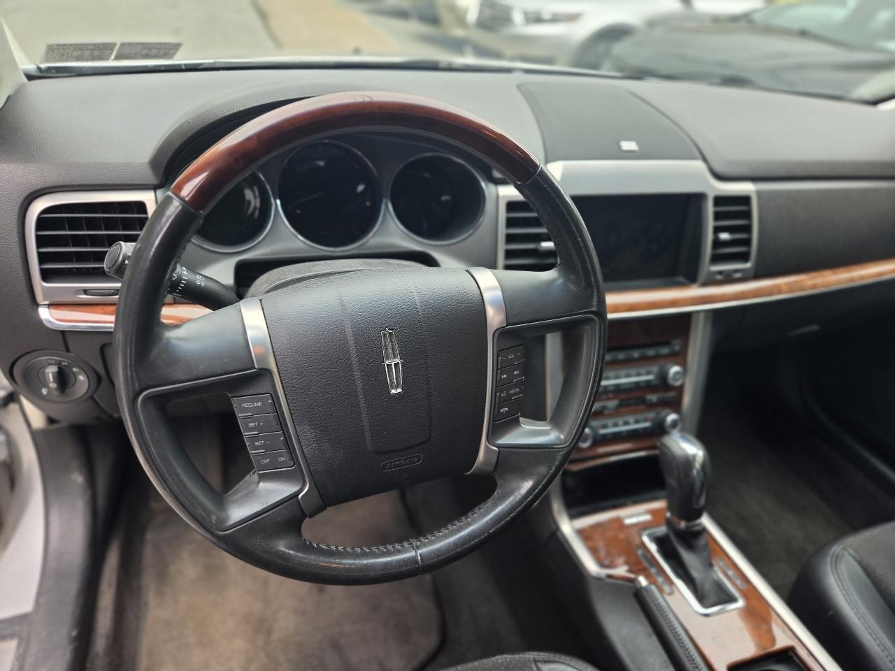 Lincoln MKZ photo 4