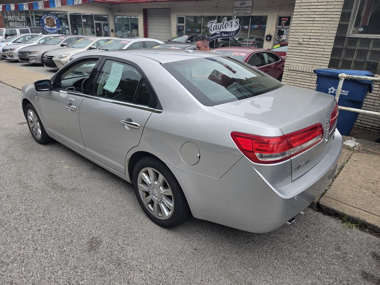 Lincoln MKZ photo 8