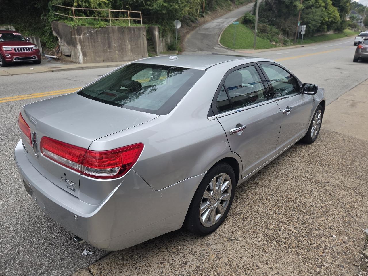 Lincoln MKZ photo 9