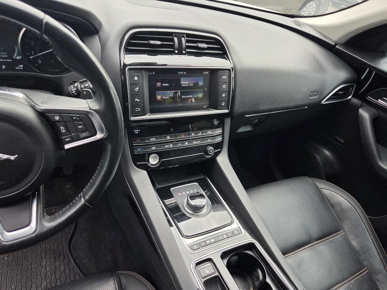 Jaguar F-Pace 25t Prestige 2018