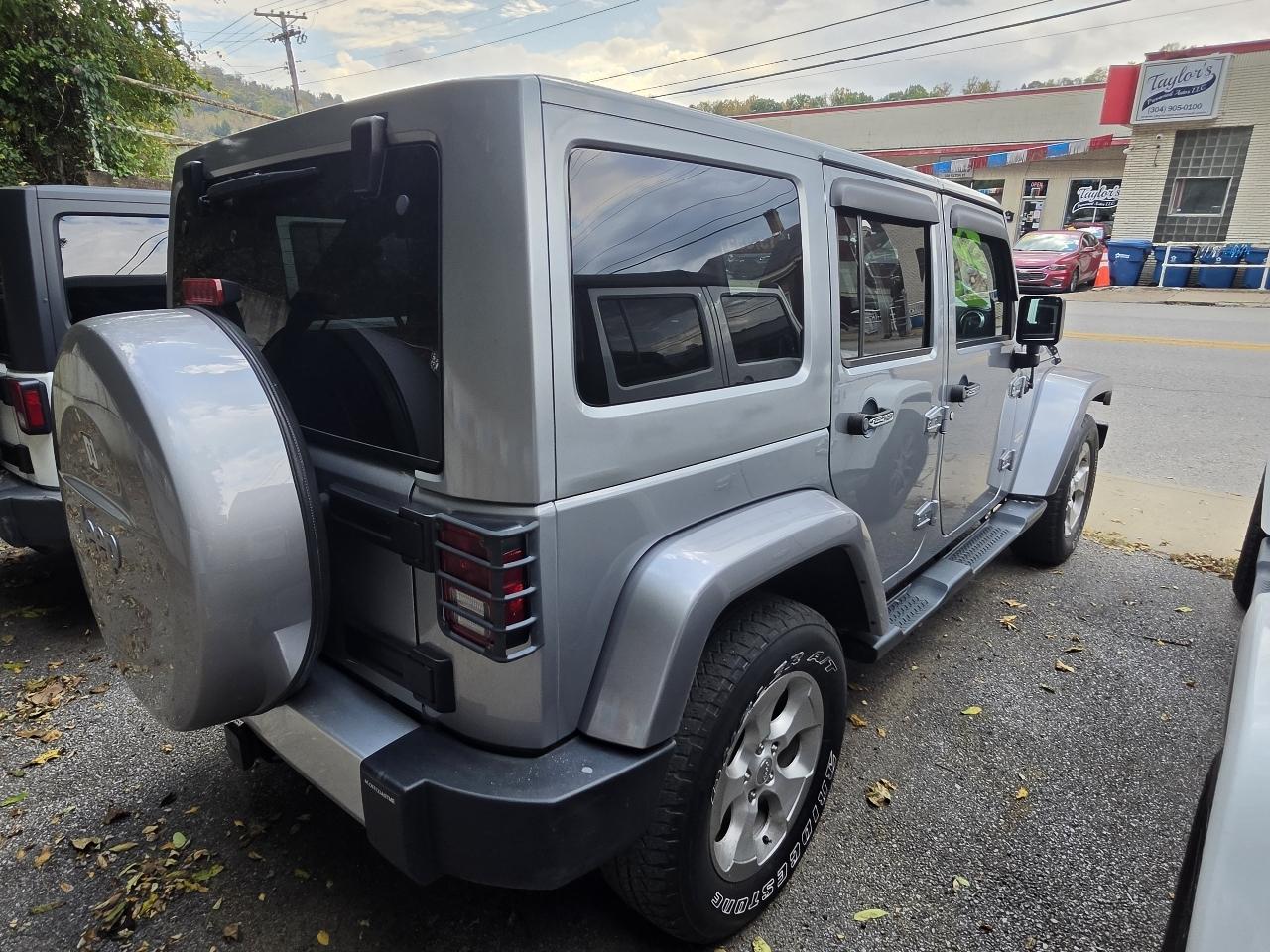 Jeep Wrangler Unlimited Sahara 4WD 2015