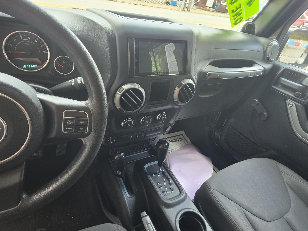 Jeep Wrangler Unlimited Sport 4WD 2014