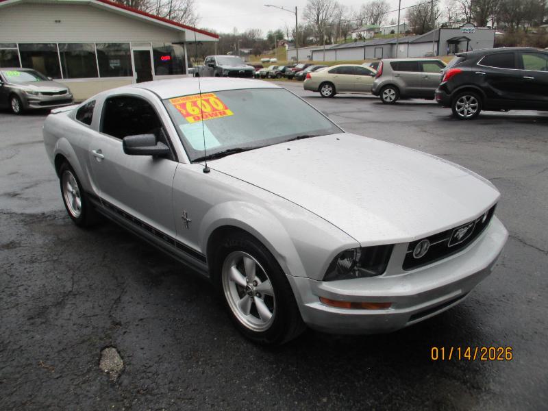 2007 Ford Mustang V6 Deluxe Coupe