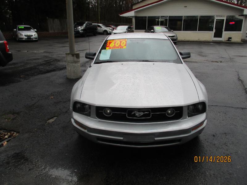 Ford Mustang V6 Deluxe Coupe 2007