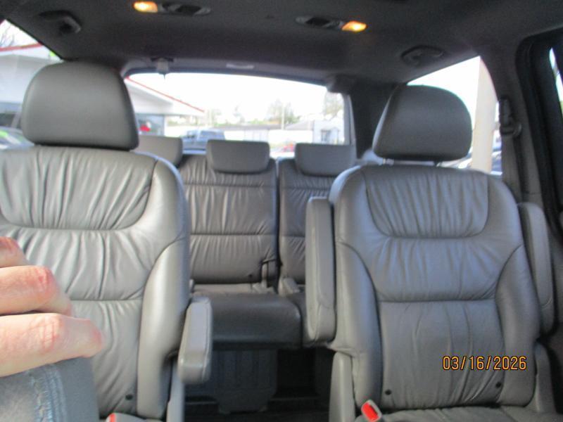 Honda Odyssey EX-L w/ DVD and Navigation 2010