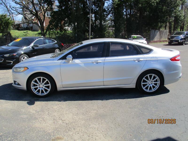 Ford Fusion SE 2013