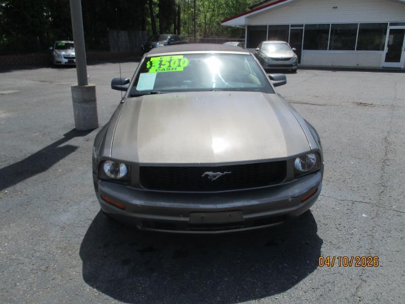 Ford Mustang V6 Deluxe Convertible 2005