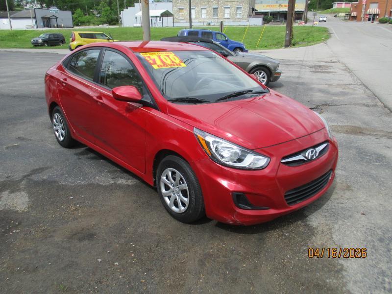 Hyundai Accent GLS 4-Door 2012