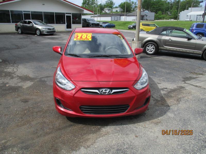 Hyundai Accent GLS 4-Door 2012