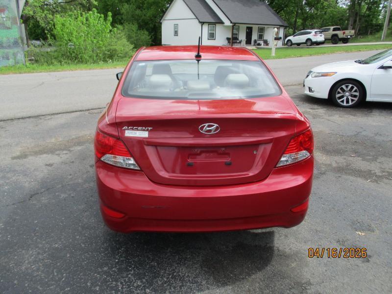 Hyundai Accent GLS 4-Door 2012