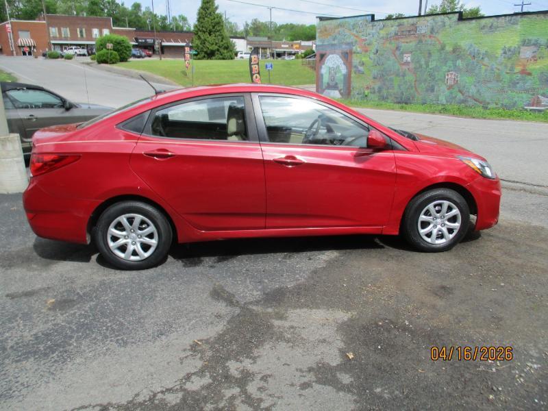 Hyundai Accent GLS 4-Door 2012