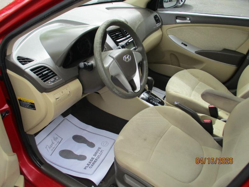 Hyundai Accent GLS 4-Door 2012