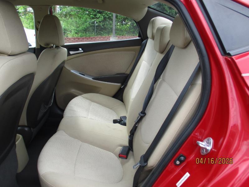 Hyundai Accent GLS 4-Door 2012