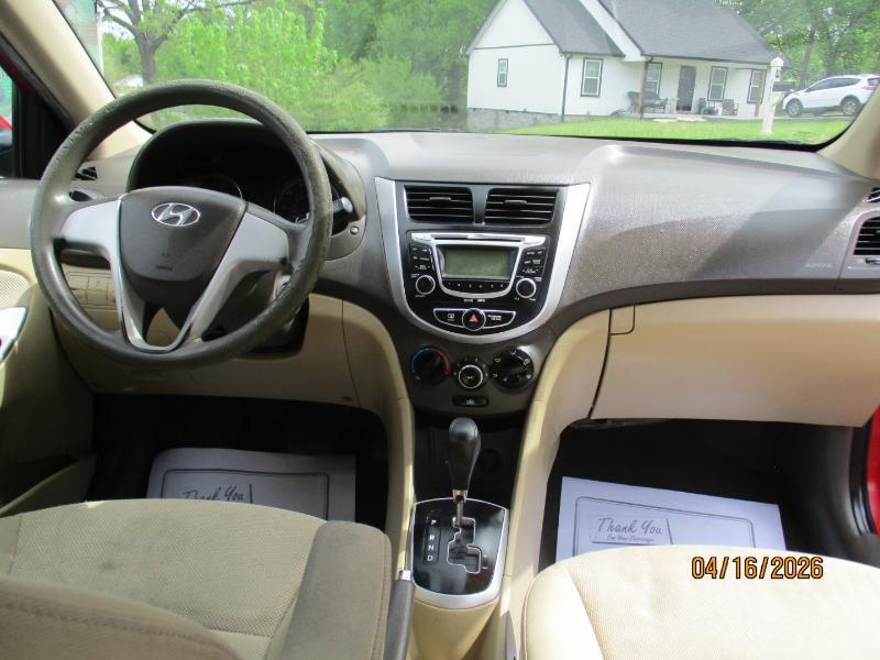 Hyundai Accent GLS 4-Door 2012