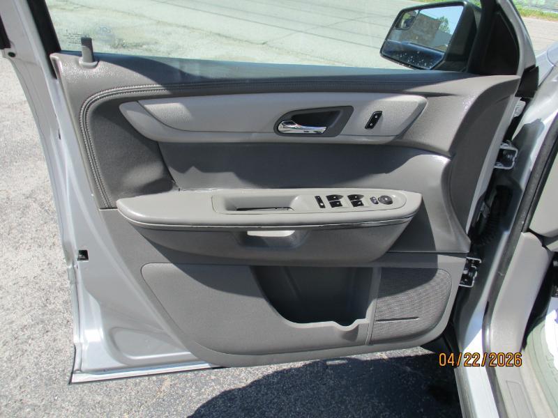 Chevrolet Traverse LS FWD w/PDC 2013