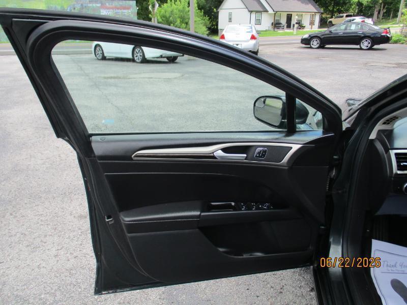Ford Fusion SE 2015