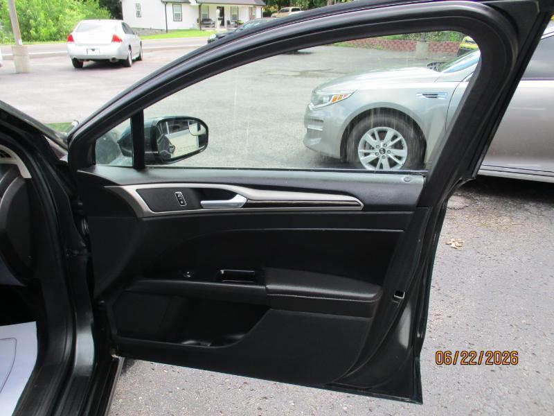 Ford Fusion SE 2015