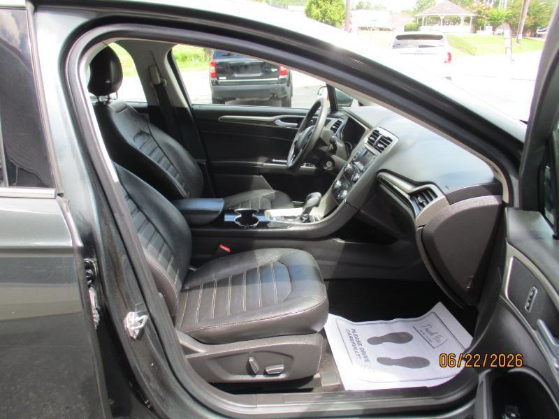 Ford Fusion SE 2015