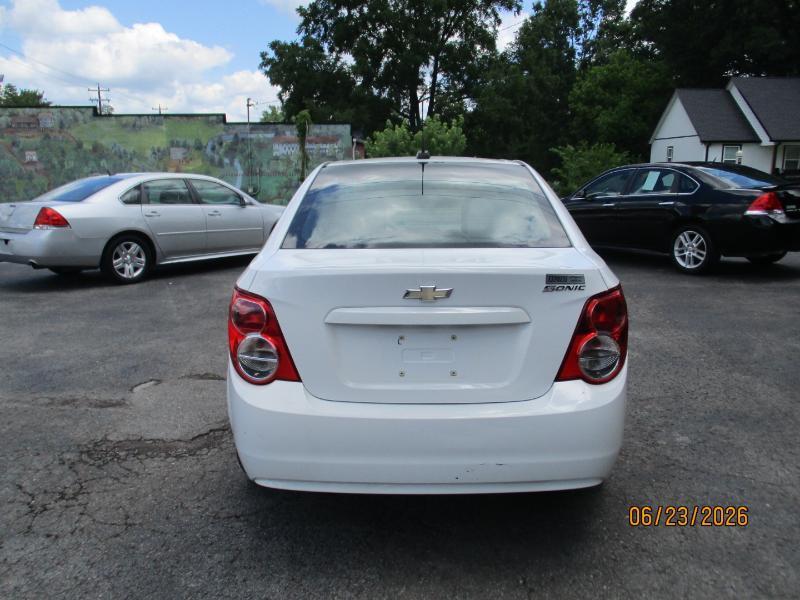 Chevrolet Sonic LS Auto Sedan 2016