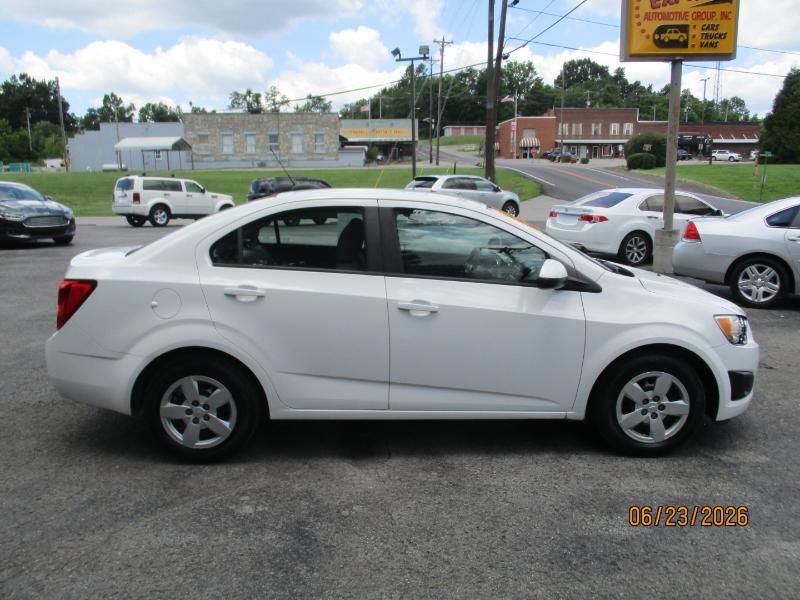 Chevrolet Sonic LS Auto Sedan 2016