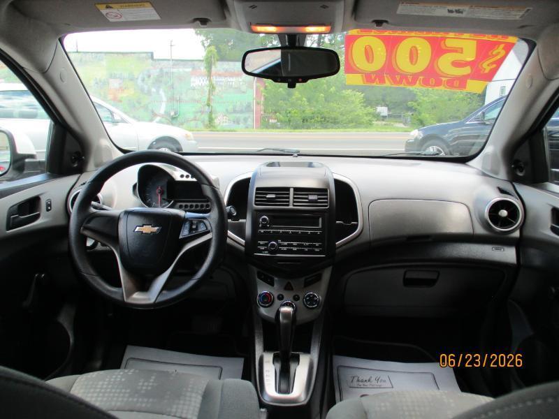 Chevrolet Sonic LS Auto Sedan 2016
