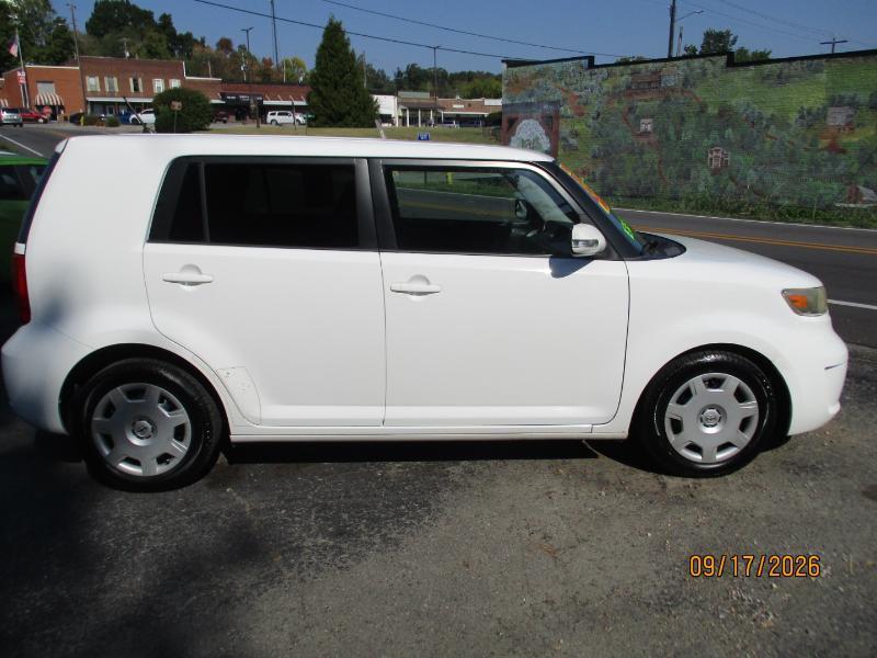Scion xB Wagon 2009