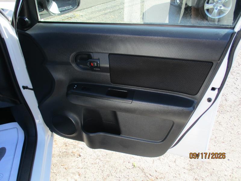 Scion xB Wagon 2009