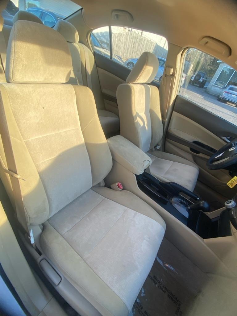 Honda Accord LX sedan AT 2009