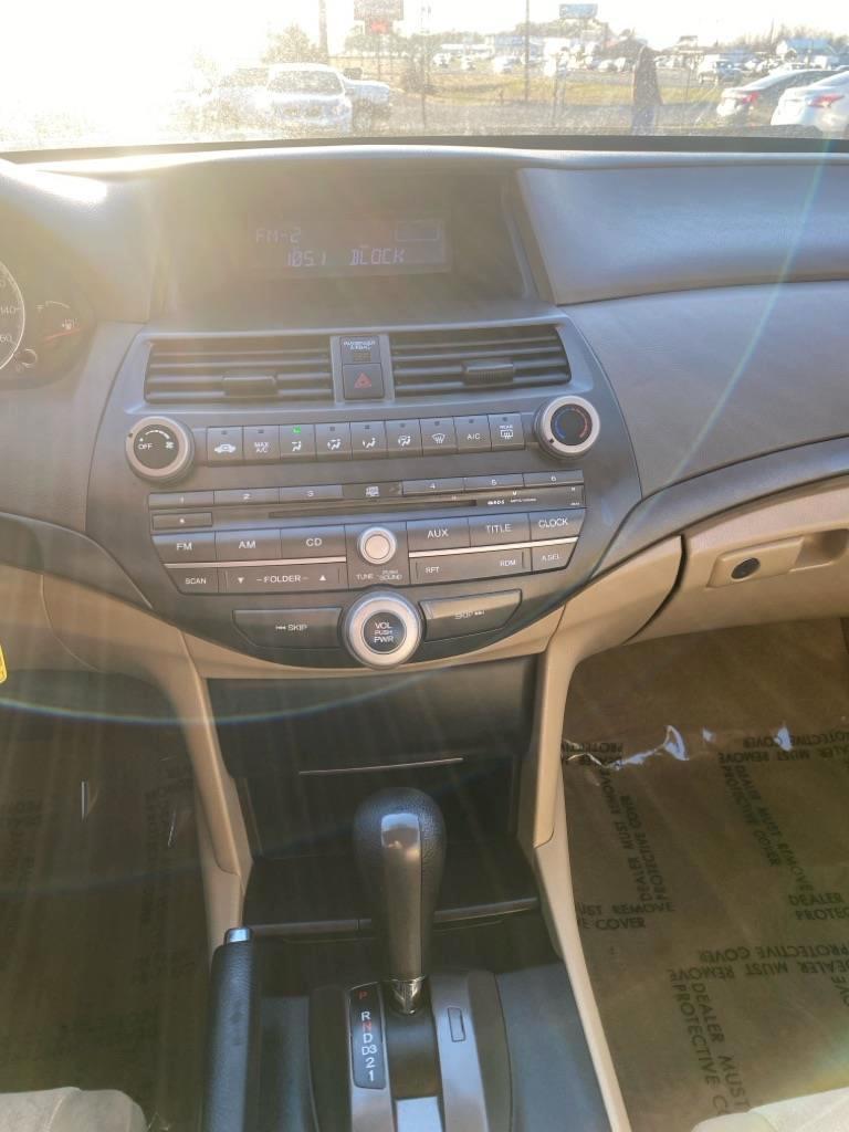 Honda Accord LX sedan AT 2009