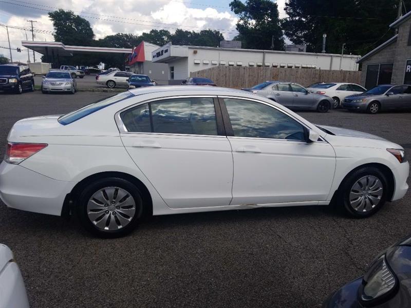 Honda Accord LX sedan AT 2012