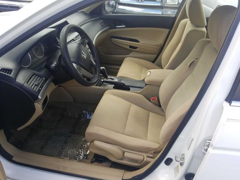 Honda Accord LX sedan AT 2012