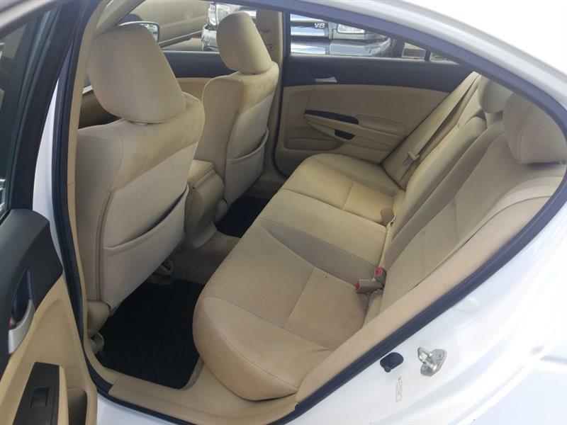 Honda Accord LX sedan AT 2012