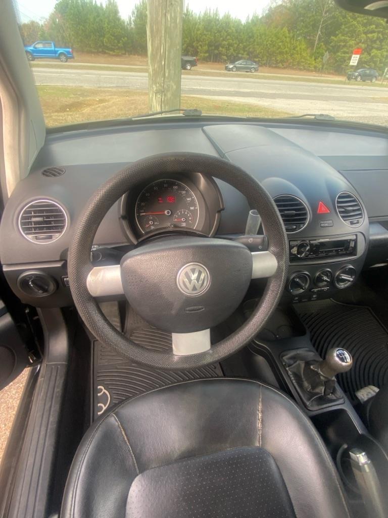 Volkswagen New Beetle S 2008