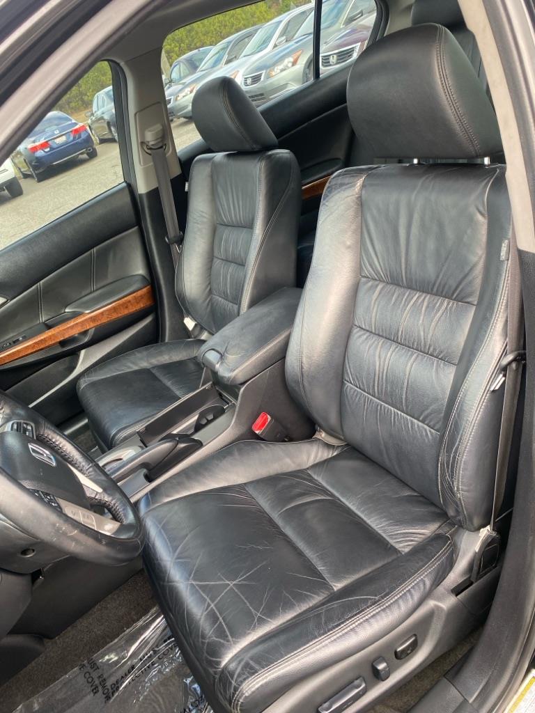 Honda Accord EX-L V-6 Sedan AT 2011