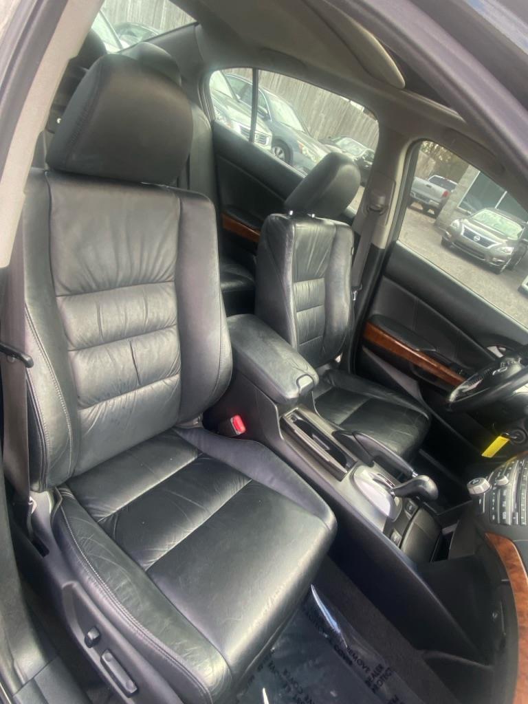 Honda Accord EX-L V-6 Sedan AT 2011