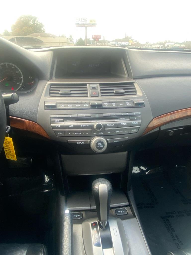 Honda Accord EX-L V-6 Sedan AT 2011