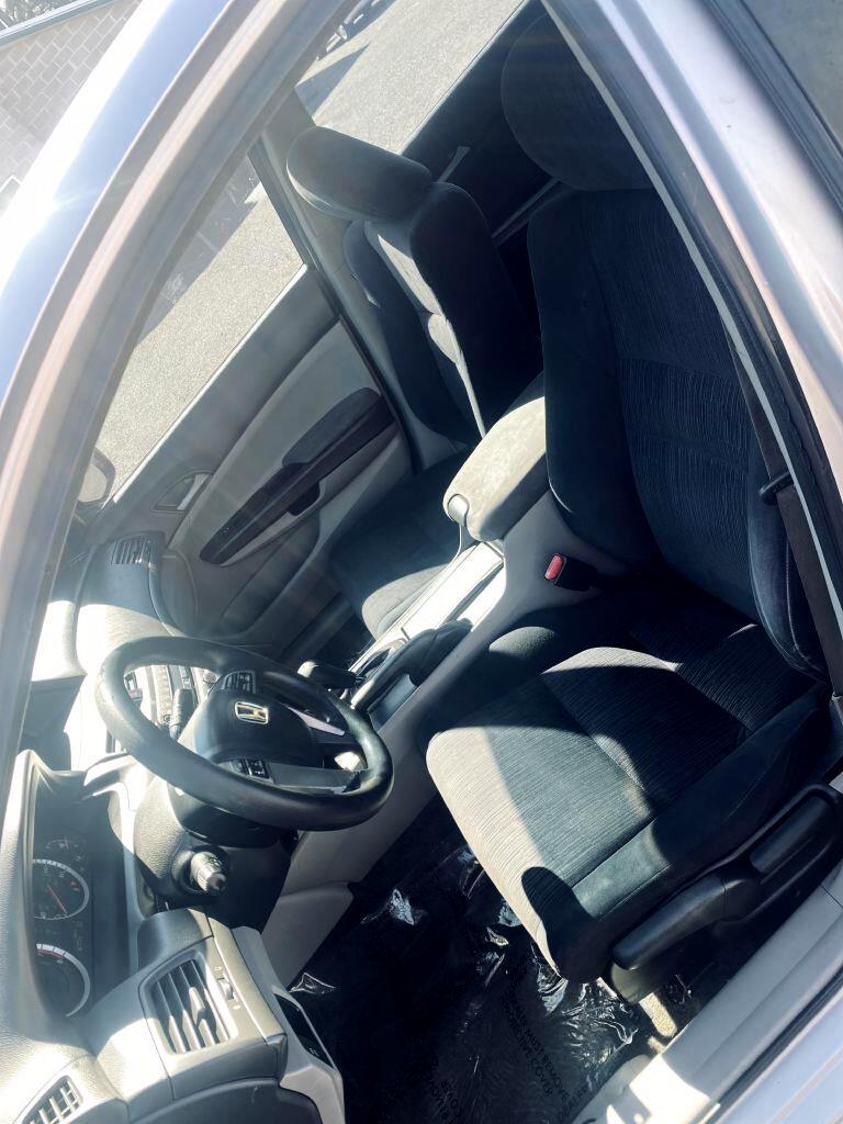 Honda Accord LX sedan AT 2010