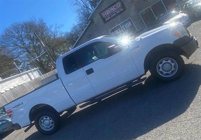 Ford F-150 XL SuperCab 8-ft. Bed 4WD 2011