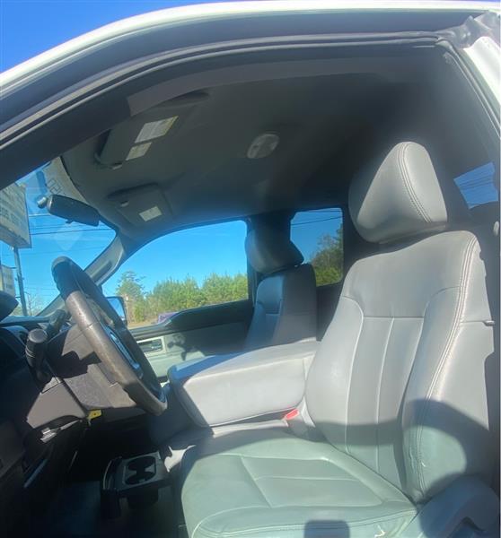 Ford F-150 XL SuperCab 8-ft. Bed 4WD 2011