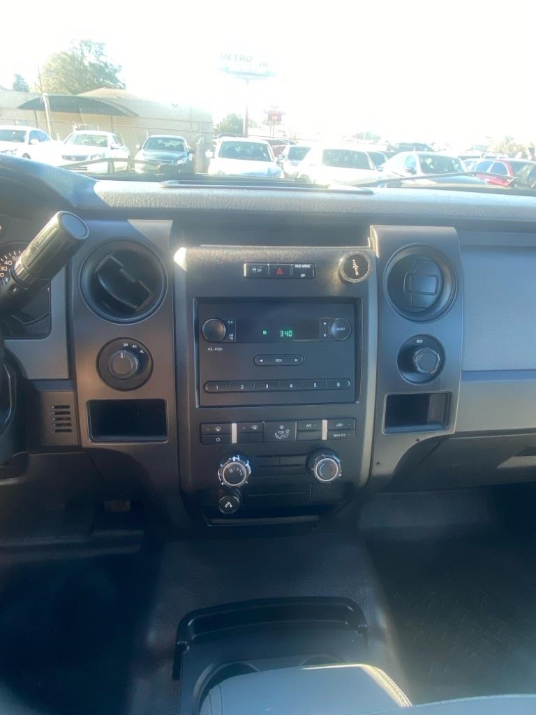 Ford F-150 XL SuperCab 8-ft. Bed 4WD 2011