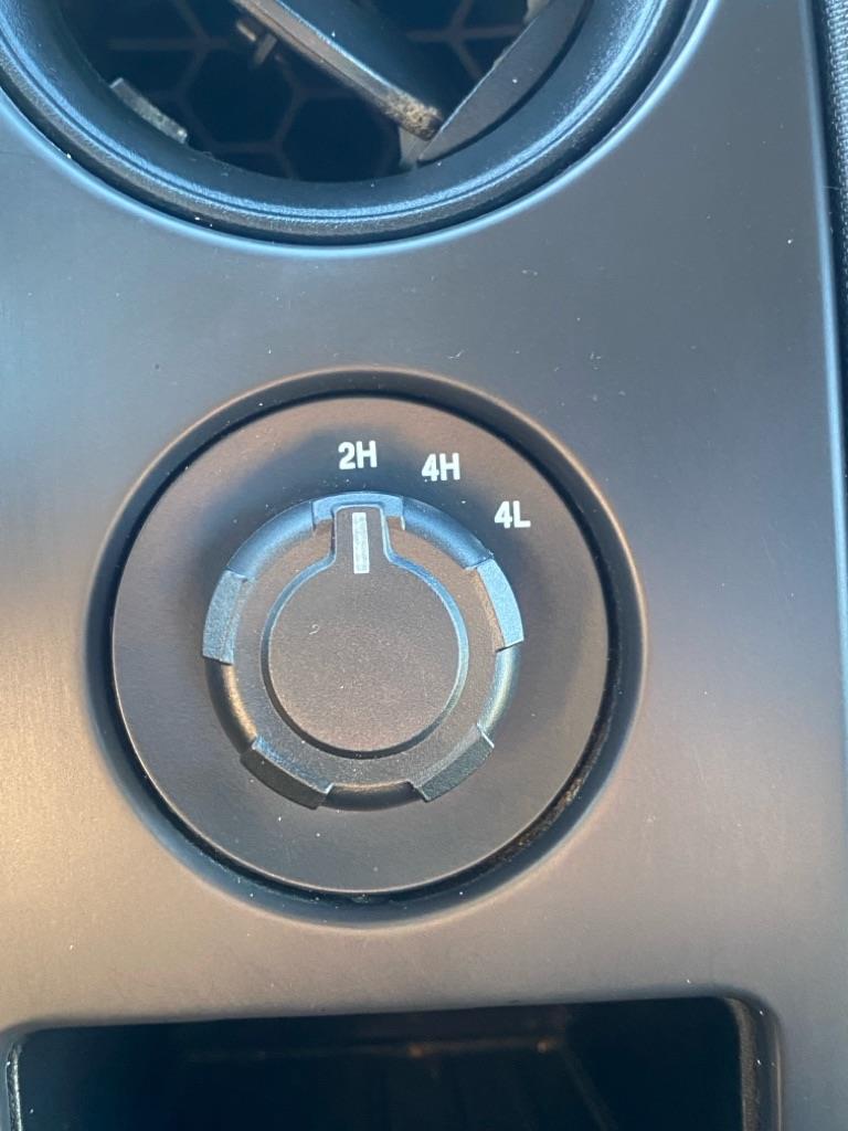 Ford F-150 XL SuperCab 8-ft. Bed 4WD 2011