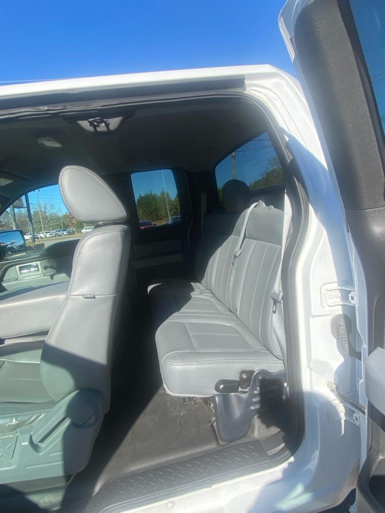 Ford F-150 XL SuperCab 8-ft. Bed 4WD 2011