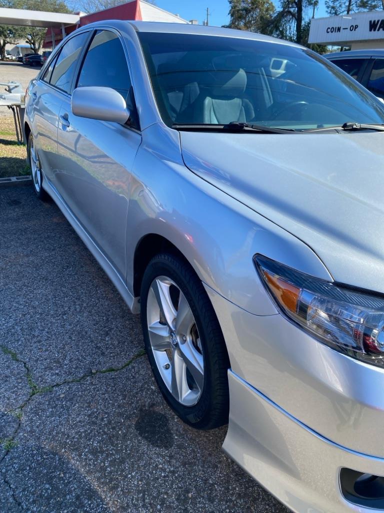 Toyota Camry Base 6-Spd AT 2011