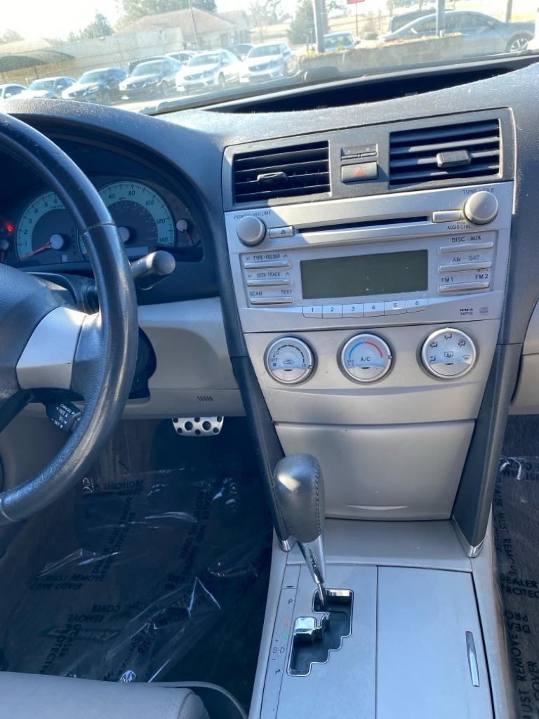 Toyota Camry Base 6-Spd AT 2011