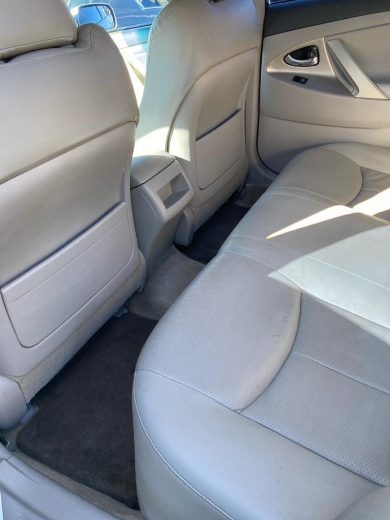 Toyota Camry Base 6-Spd AT 2011