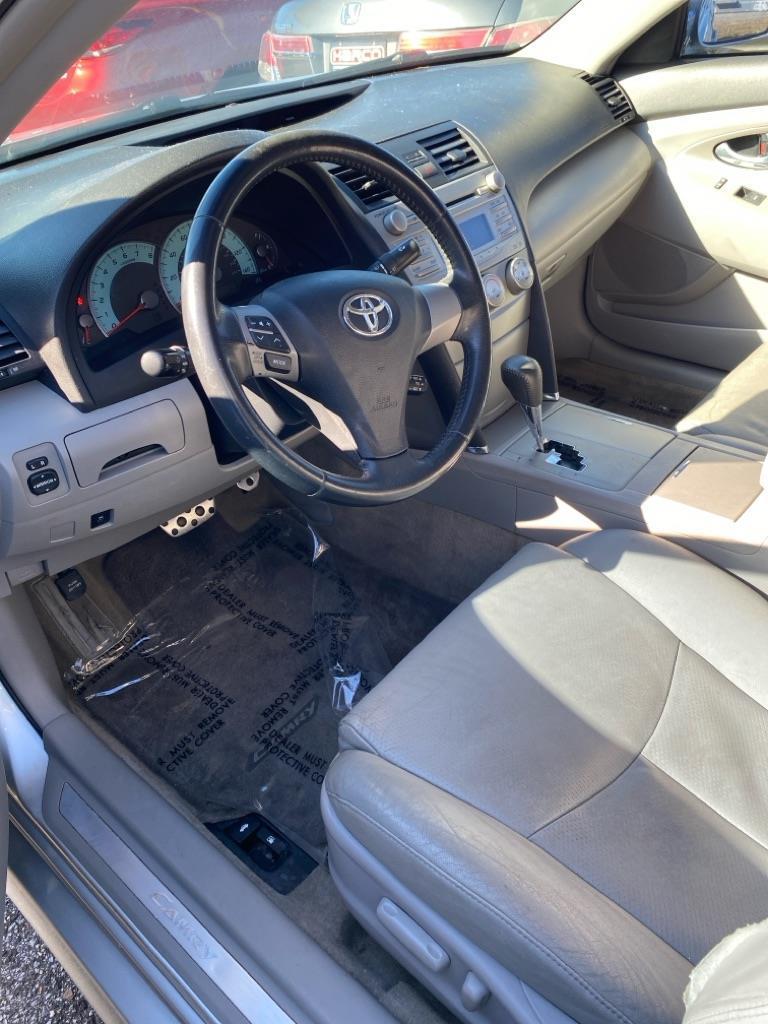 Toyota Camry Base 6-Spd AT 2011