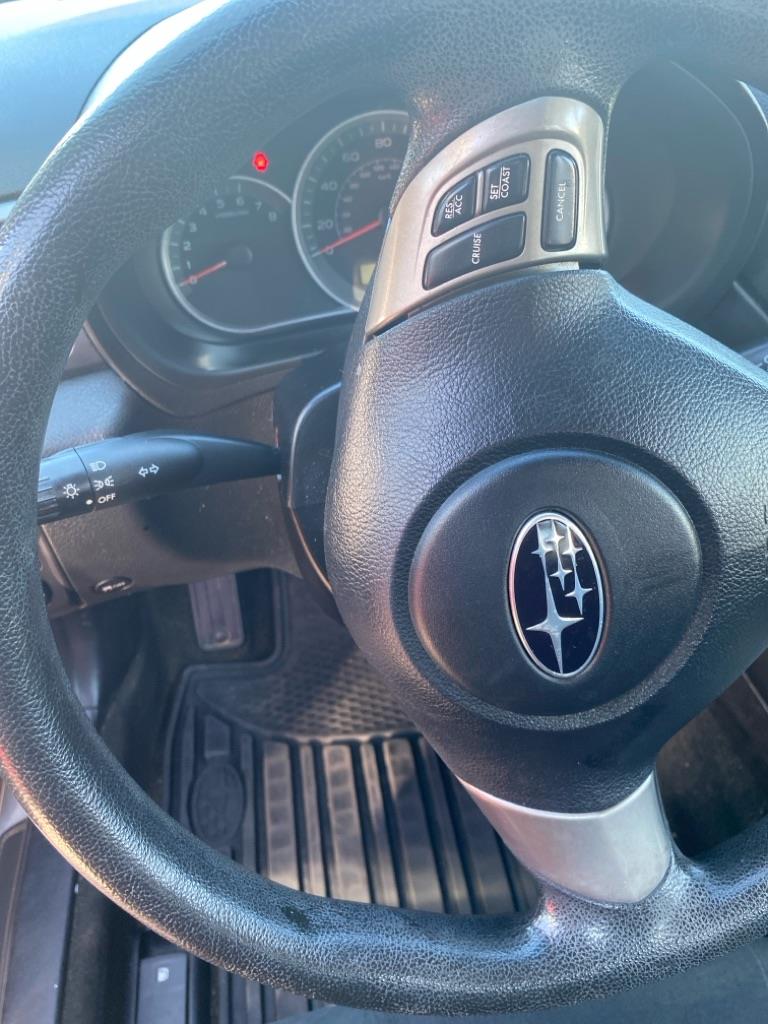 Subaru Impreza 2.5i 5-door 2011