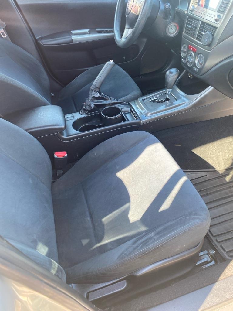 Subaru Impreza 2.5i 5-door 2011