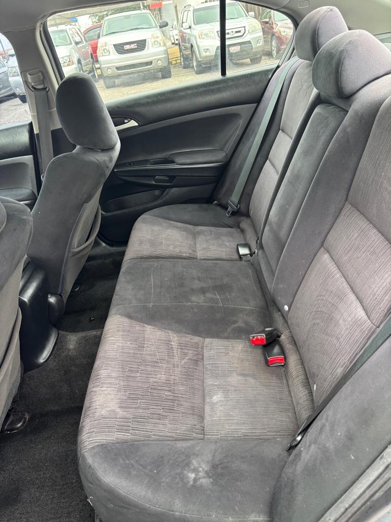 Honda Accord LX-P Sedan AT 2011