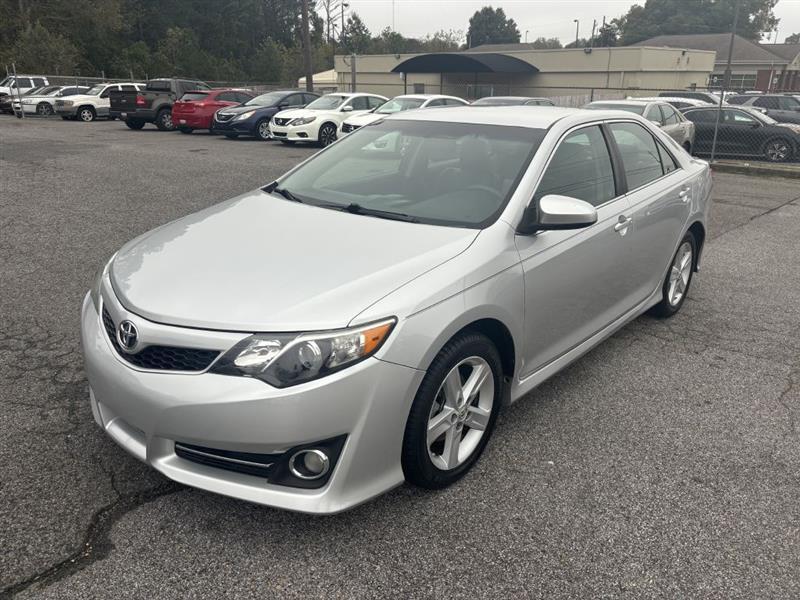 Toyota Camry SE 2012